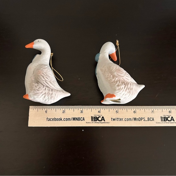 2 Vintage Goose Big Blue Bow Porcelain Christmas Ornament Decoration Gold Loop - Picture 6 of 7